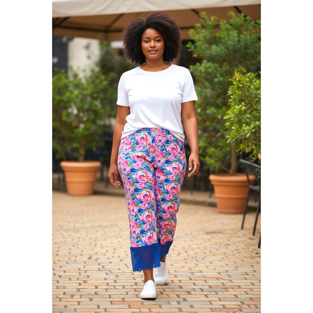 (E-193)Breezies Floral Crop Pants Women L Blue Pink Lace Hem Pull On Stretch QVC